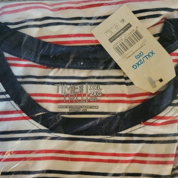 Time and Tru sleeveless loose fit dress with pockets - Picture 2 of 9